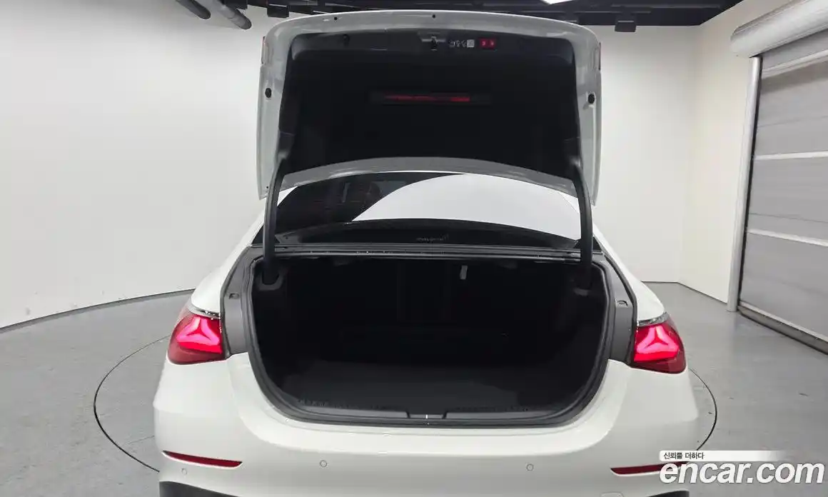 Mercedes-Benz E-Class 2025 2.0 Автомат в Москве № 193786, фото 16