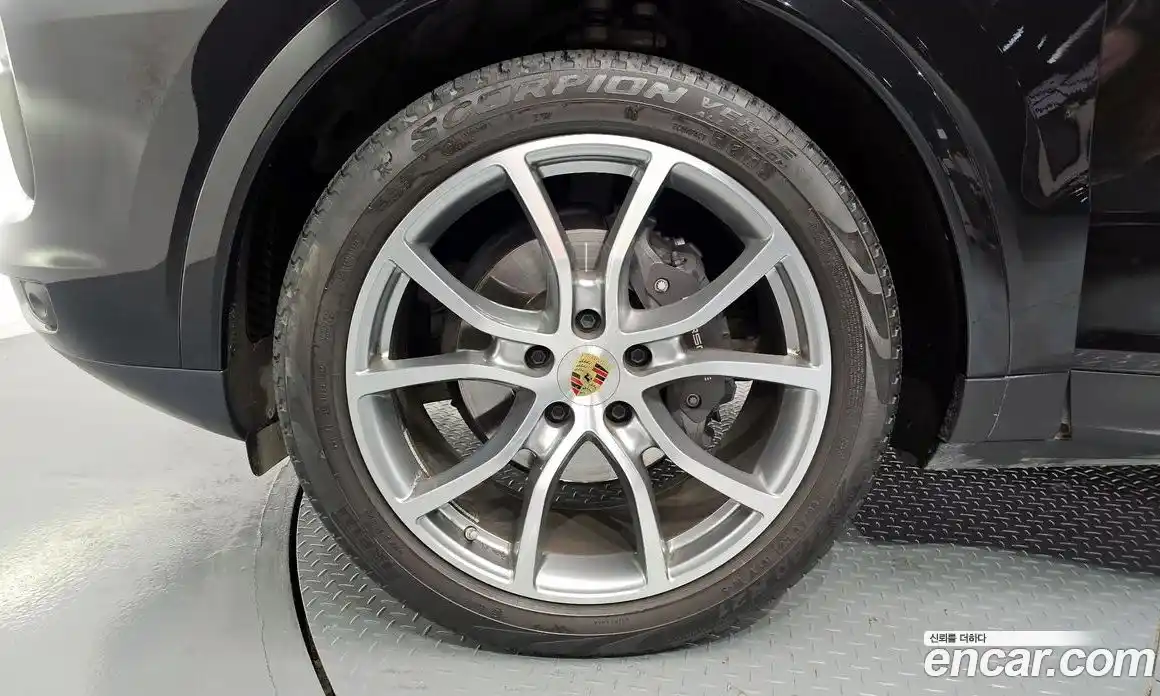 Porsche Cayenne 2023 3.0 Автомат в Москве № 197510, фото 5