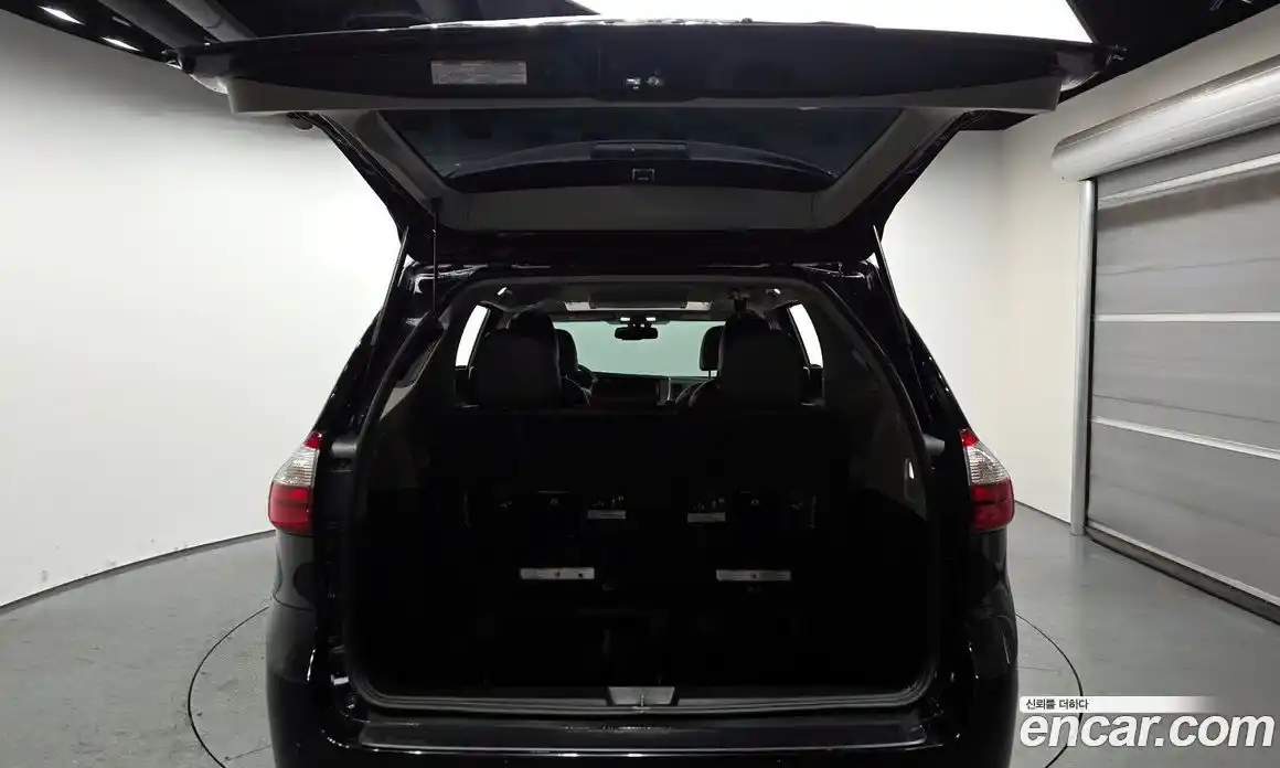 Toyota Sienna 2017 3.5 Автомат в Москве № 199646, фото 20