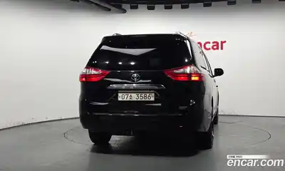 Toyota Sienna 2017 3.5 Автомат в Москве № 199646, миниатюра 4