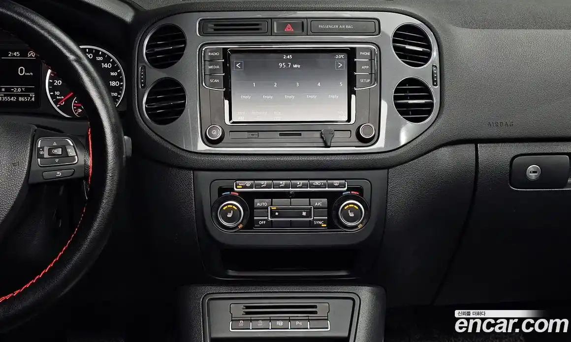 Volkswagen Tiguan 2014 2.0 Автомат в Москве № 201455, фото 12