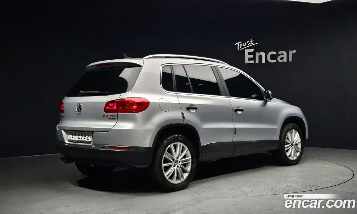 Volkswagen Tiguan 2014 2.0 Автомат в Москве № 201455, фото 16