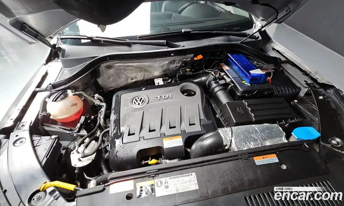 Volkswagen Tiguan 2014 2.0 Автомат в Москве № 201455, фото 3