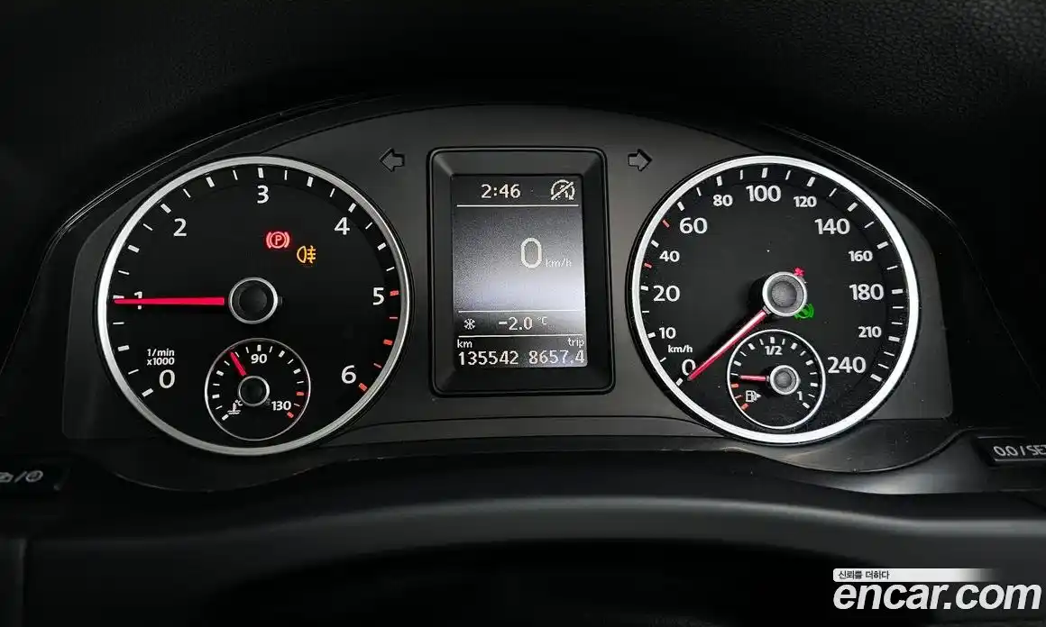 Volkswagen Tiguan 2014 2.0 Автомат в Москве № 201455, фото 9