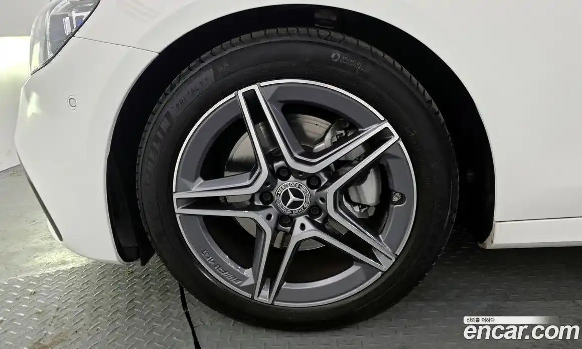 Mercedes-Benz E-Class 2023 2.0 Автомат в Москве № 202258, фото 13