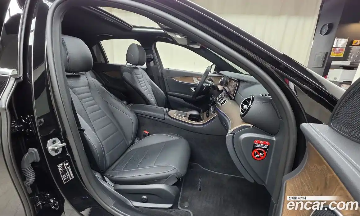 Mercedes-Benz E-Class 2022 2.0 Автомат в Москве № 207367, фото 13