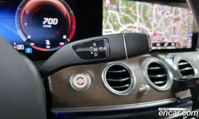 Mercedes-Benz E-Class 2022 2.0 Автомат в Москве № 207367, миниатюра 2