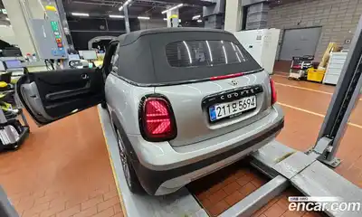 Mini Cooper Convertible 2025 2.0 Автомат в Москве № 208022, миниатюра 4