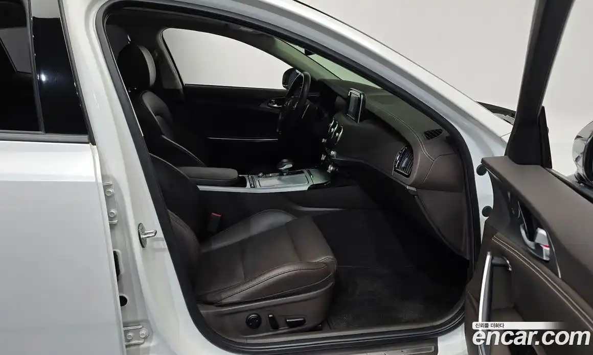 Kia Stinger 2018 2.0 Автомат в Москве № 20966, фото 12