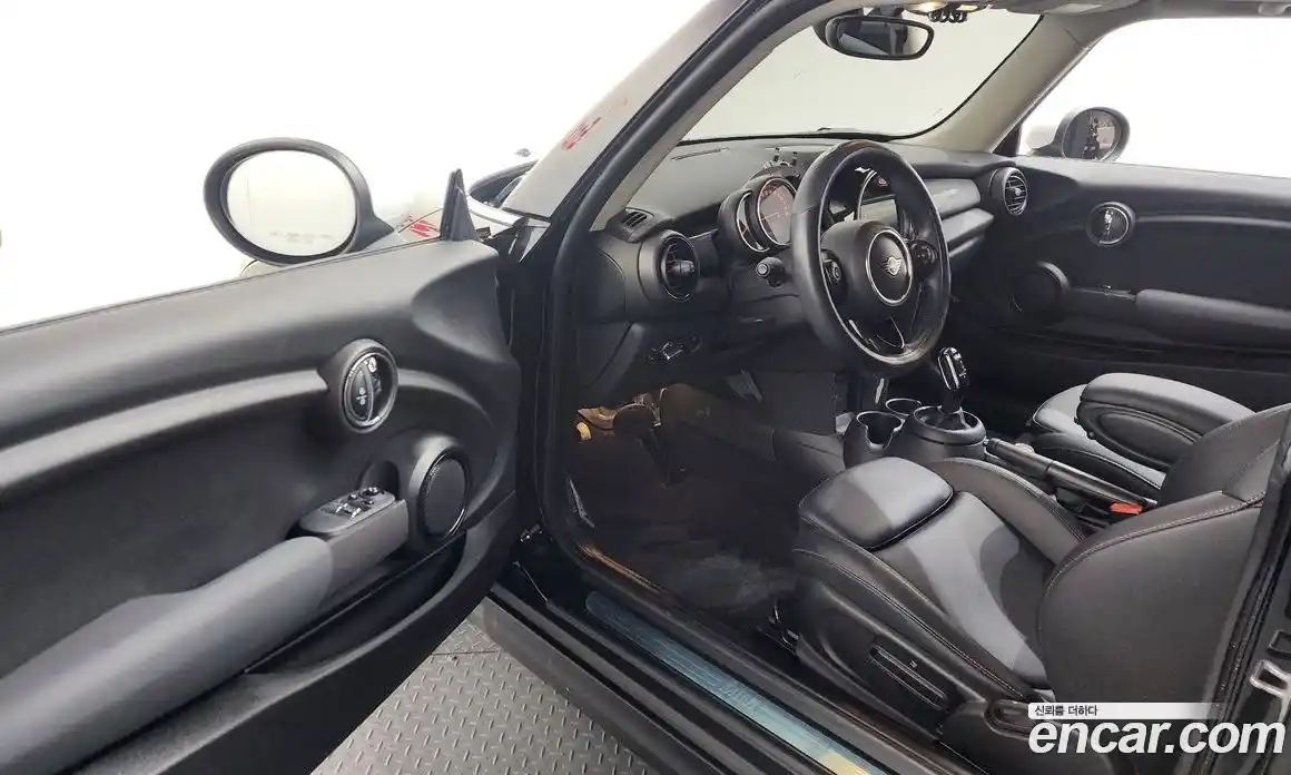 Mini Cooper 2020 1.5 Автомат в Москве № 210645, фото 15