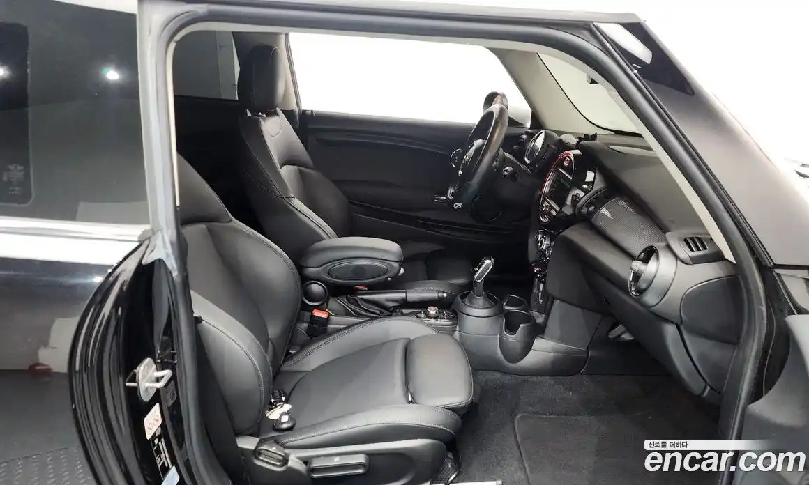 Mini Cooper 2020 1.5 Автомат в Москве № 210645, фото 18