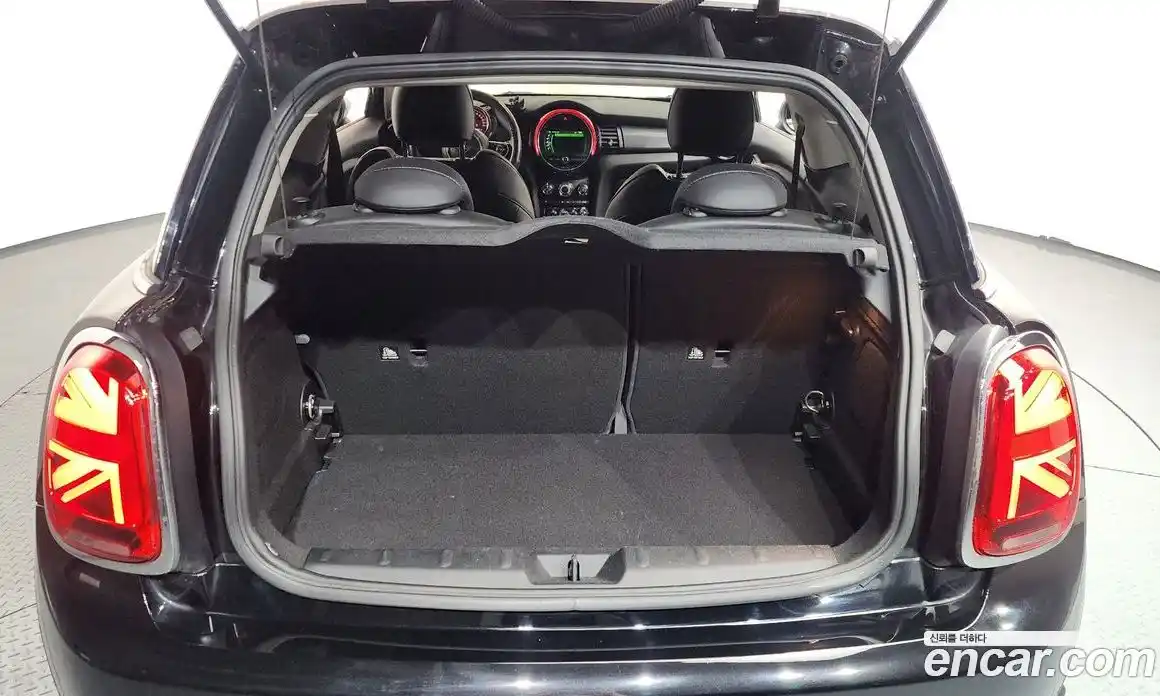 Mini Cooper 2020 1.5 Автомат в Москве № 210645, фото 7