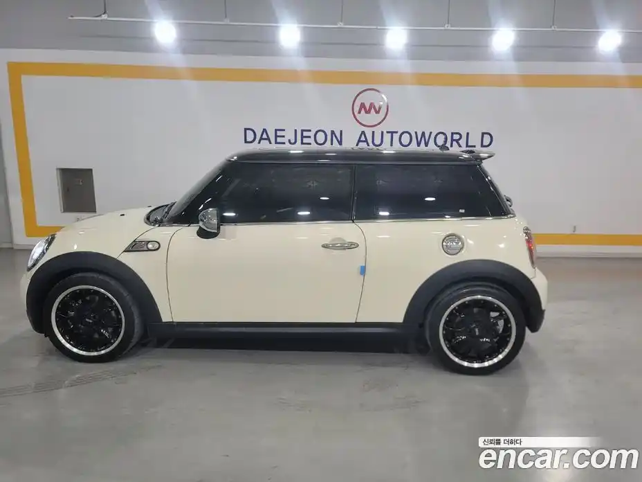 Mini Cooper 2009 1.6 Автомат в Москве № 214395, фото 3