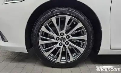 Lexus ES 2019 2.5 Автомат в Москве № 214646, миниатюра 4