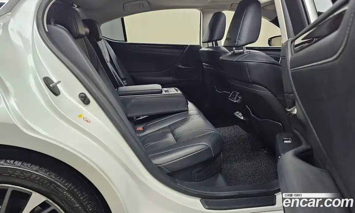 Lexus ES 2019 2.5 Автомат в Москве № 214646, фото 6