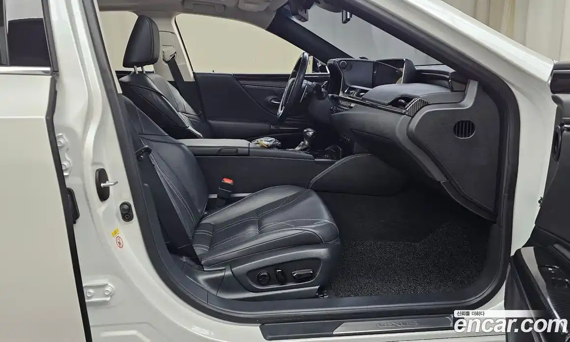 Lexus ES 2019 2.5 Автомат в Москве № 214646, фото 8