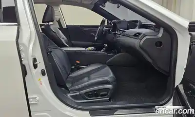 Lexus ES 2019 2.5 Автомат в Москве № 214646, миниатюра 8