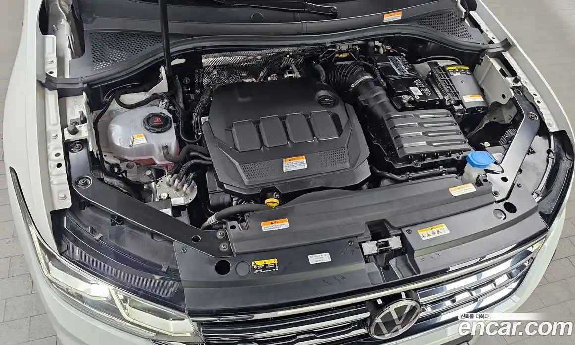 Volkswagen Tiguan 2022 2.0 Автомат в Москве № 214938, фото 3