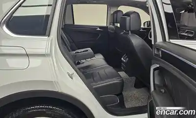 Volkswagen Tiguan 2022 2.0 Автомат в Москве № 214938, миниатюра 5