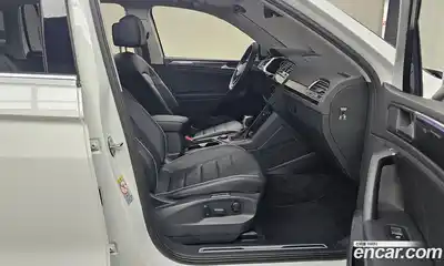 Volkswagen Tiguan 2022 2.0 Автомат в Москве № 214938, миниатюра 9