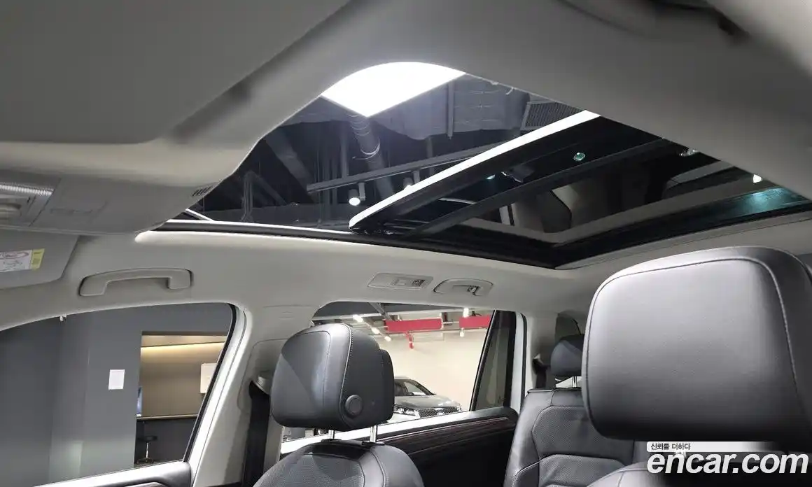 Volkswagen Tiguan 2023 2.0 Автомат в Москве № 214965, фото 4