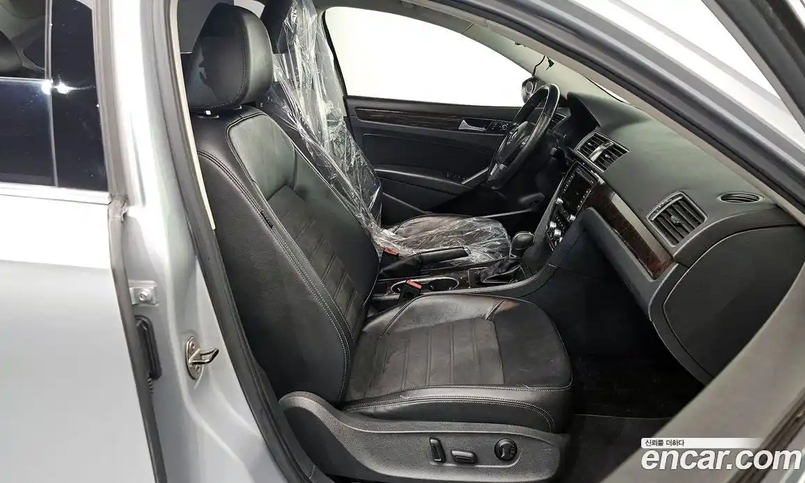 Volkswagen Passat 2014 2.0 Автомат в Москве № 215377, фото 11