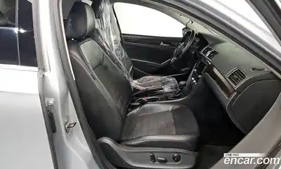 Volkswagen Passat 2014 2.0 Автомат в Москве № 215377, миниатюра 11