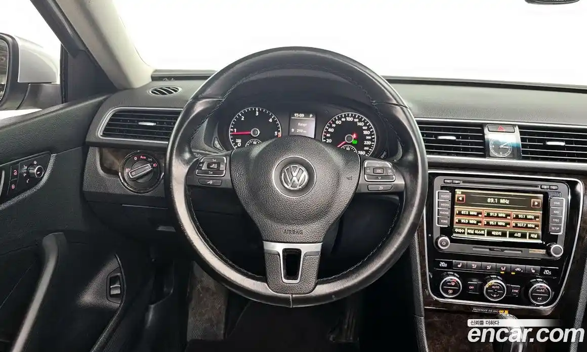 Volkswagen Passat 2014 2.0 Автомат в Москве № 215377, фото 13