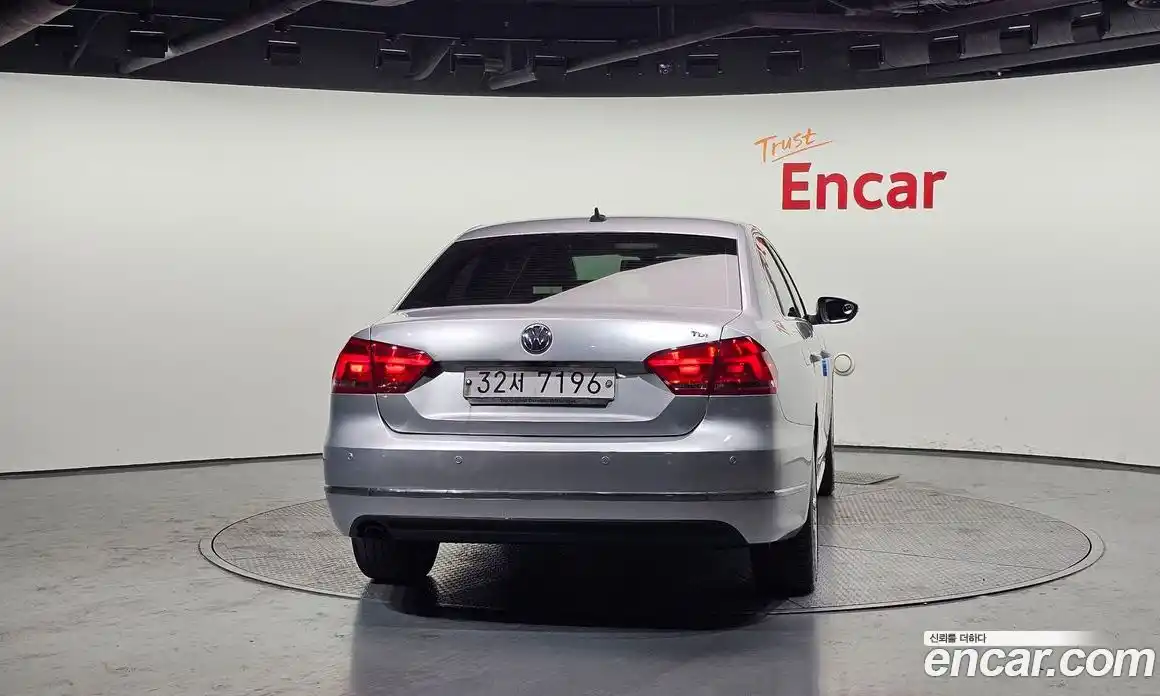 Volkswagen Passat 2014 2.0 Автомат в Москве № 215377, фото 4