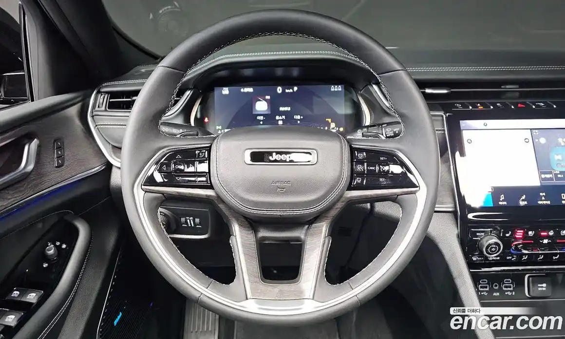 Jeep Cherokee 2023 3.6 Автомат в Москве № 215420, фото 11