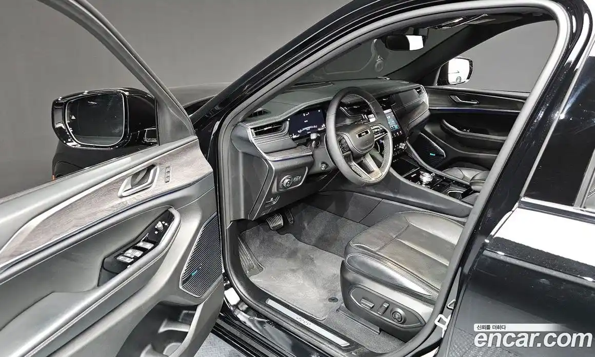 Jeep Cherokee 2023 3.6 Автомат в Москве № 215420, фото 13