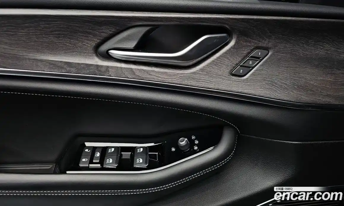 Jeep Cherokee 2023 3.6 Автомат в Москве № 215420, фото 19