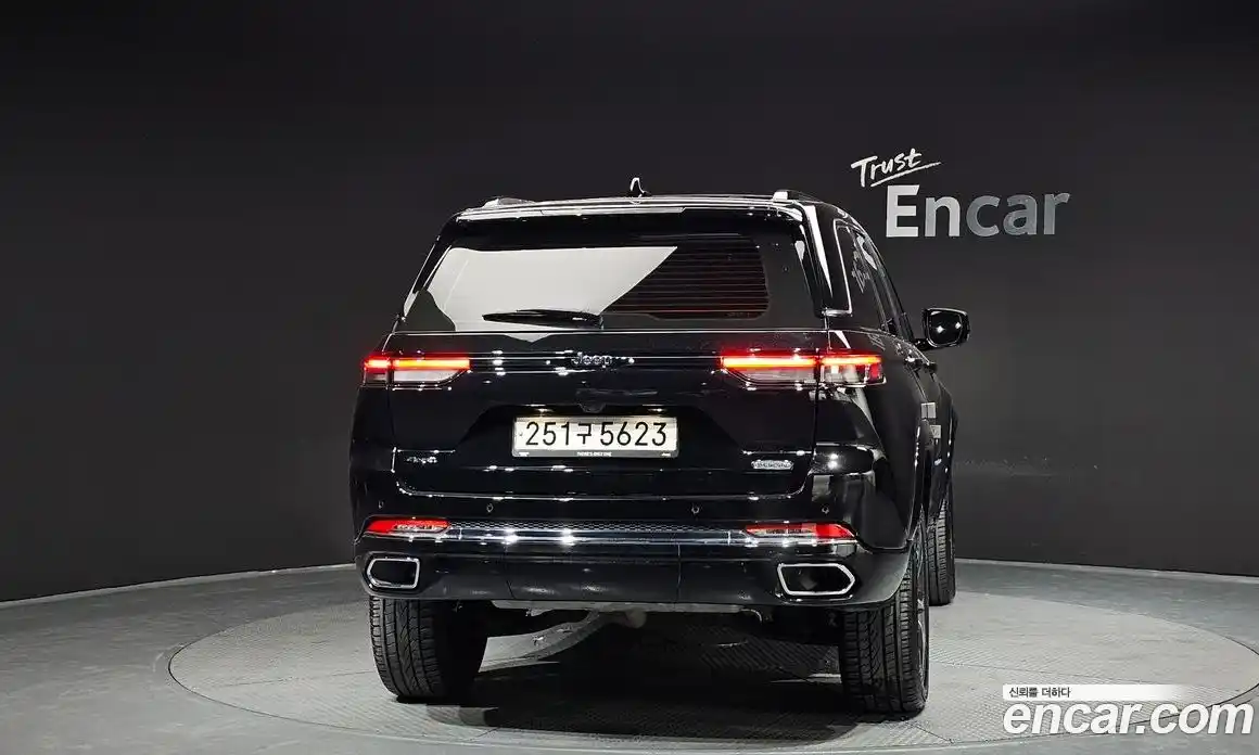 Jeep Cherokee 2023 3.6 Автомат в Москве № 215420, фото 3