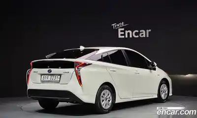 Toyota Prius 2017 1.8 Автомат в Москве № 215546, миниатюра 12