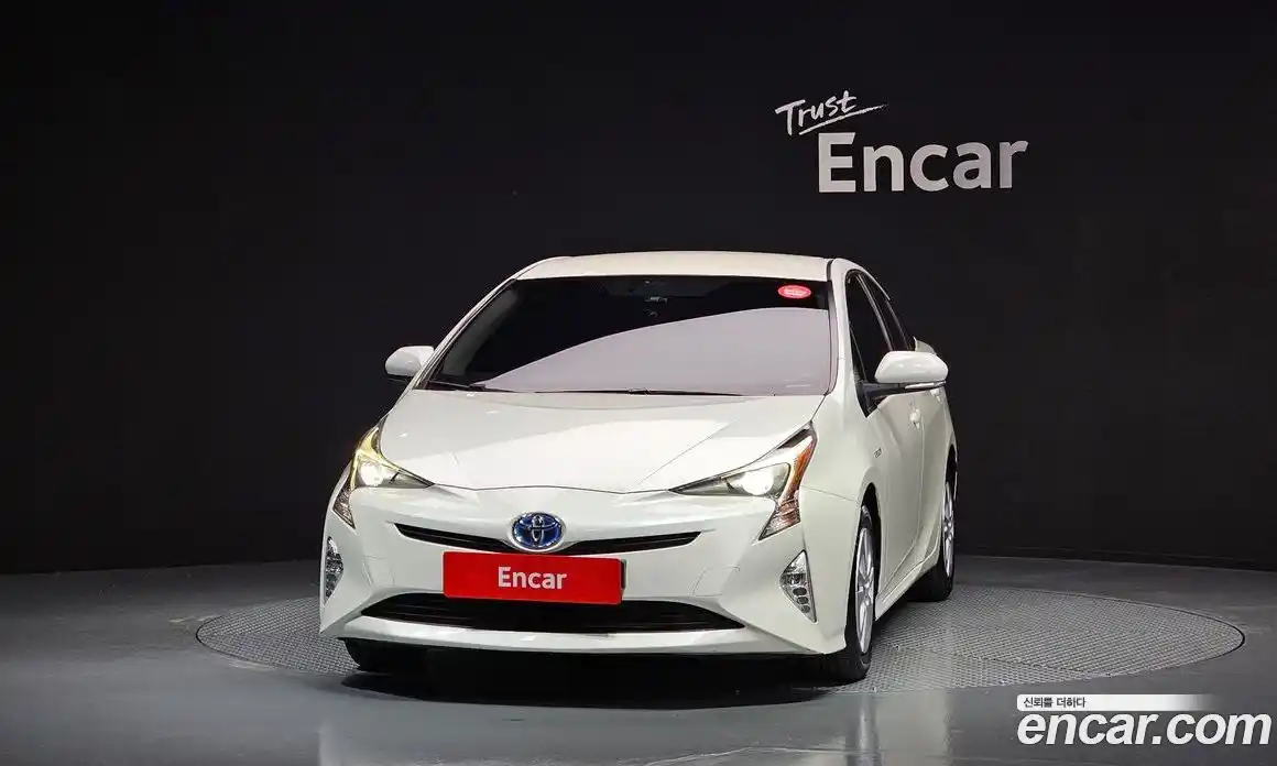 Toyota Prius 2017 1.8 Автомат в Москве № 215546, фото 14