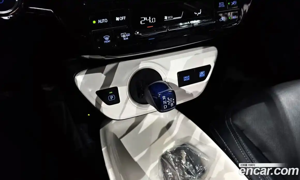 Toyota Prius 2017 1.8 Автомат в Москве № 215546, фото 4