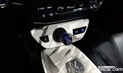 Toyota Prius 2017 1.8 Автомат в Москве № 215546, миниатюра 4