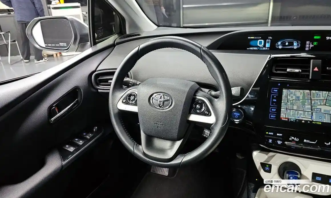 Toyota Prius 2017 1.8 Автомат в Москве № 215546, фото 8