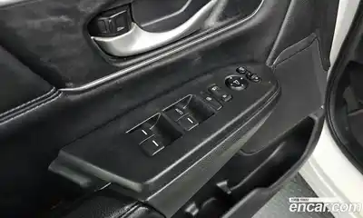 Honda CR-V 2017 1.5 Автомат в Москве № 215698, миниатюра 6