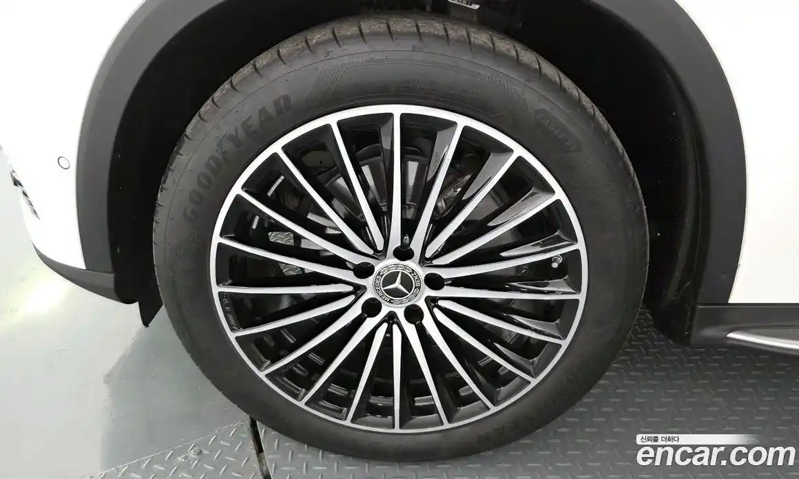 Mercedes-Benz GLC-Class 2025 2.0 Автомат в Москве № 218214, фото 5