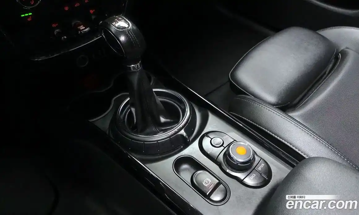 Mini Clubman 2016 2.0 Автомат в Москве № 221462, фото 8