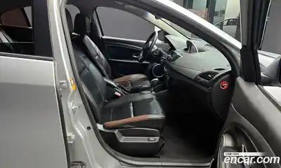 Renault SM3 2011 1.6 Автомат в Москве № 225332, миниатюра 9