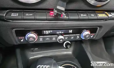 Audi A3 2018 2.0 Автомат в Москве № 229963, миниатюра 5