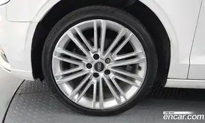 Audi A3 2018 2.0 Автомат в Москве № 229963, миниатюра 9