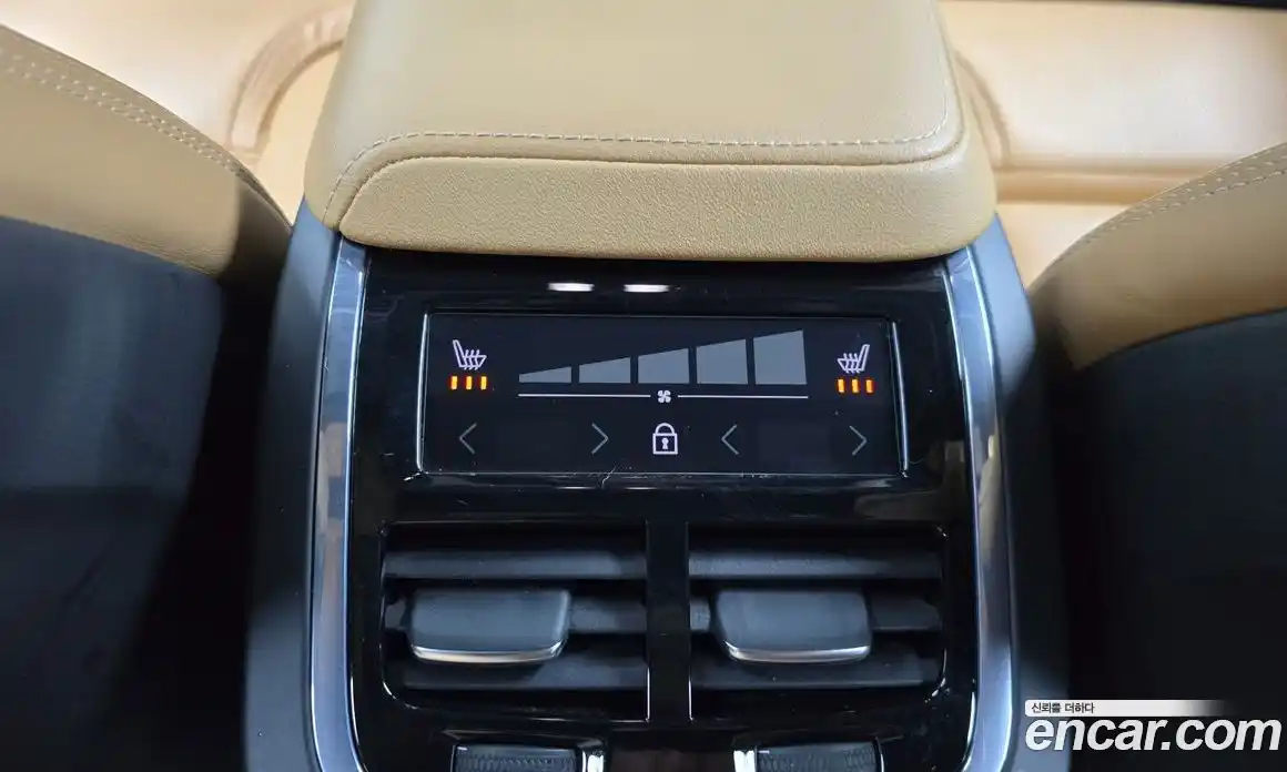 Volvo XC60 2022 2.0 Автомат в Москве № 230530, фото 11