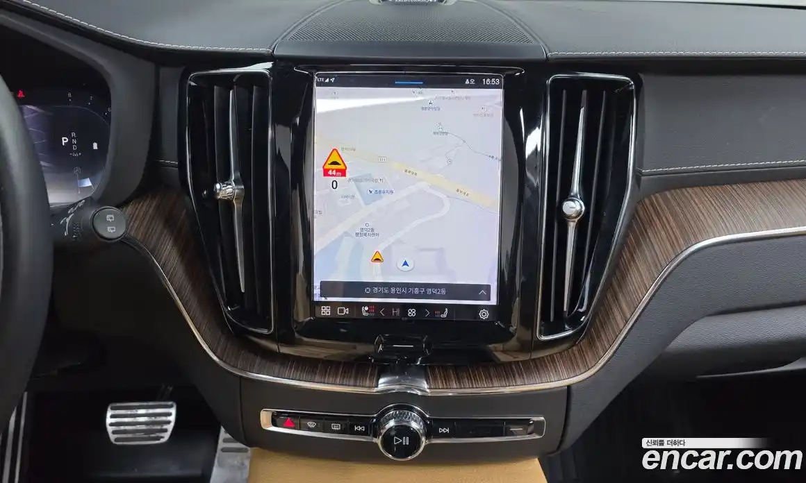 Volvo XC60 2022 2.0 Автомат в Москве № 230530, фото 19