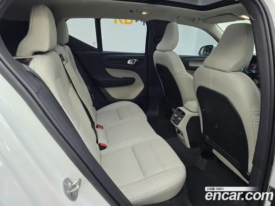 Volvo XC40 2025 2.0 Автомат в Москве № 230741, фото 12