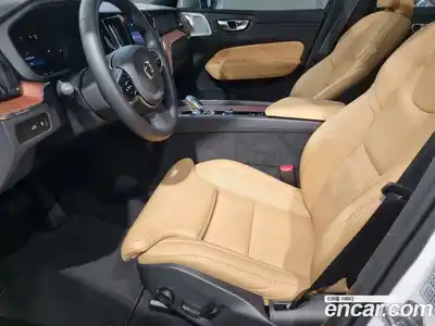 Volvo XC60 2025 2.0 Автомат в Москве № 230770, миниатюра 10