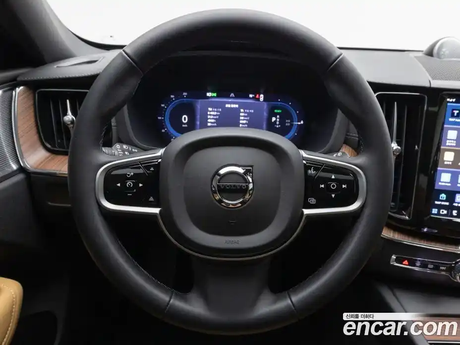 Volvo XC60 2025 2.0 Автомат в Москве № 230790, фото 11