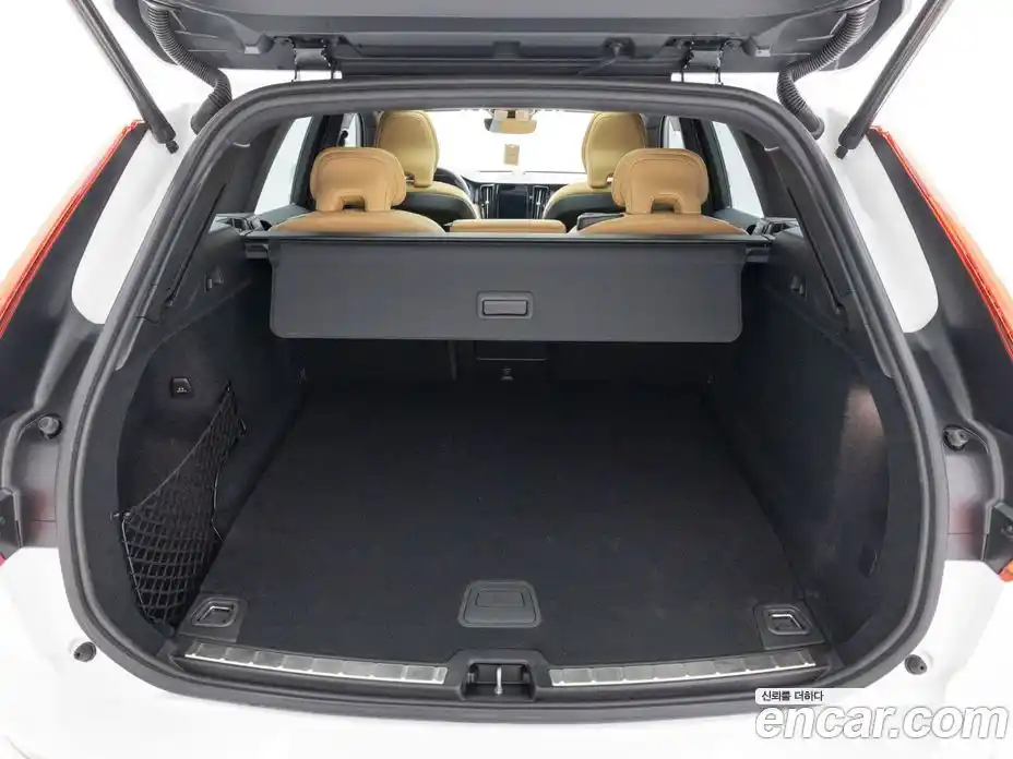 Volvo XC60 2025 2.0 Автомат в Москве № 230790, фото 17